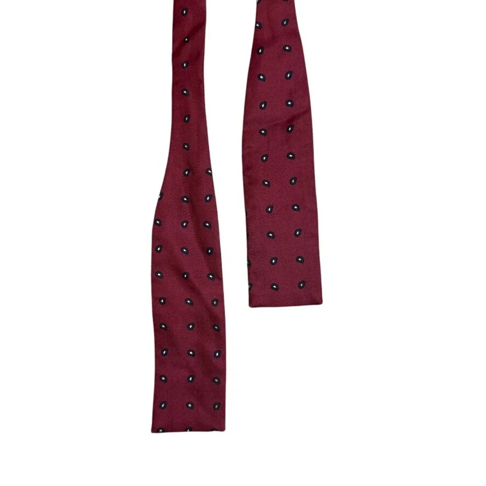 Brooks Brothers Makers Burgundy Silk Paisley Self-Tie Bow Tie Adjustable Red